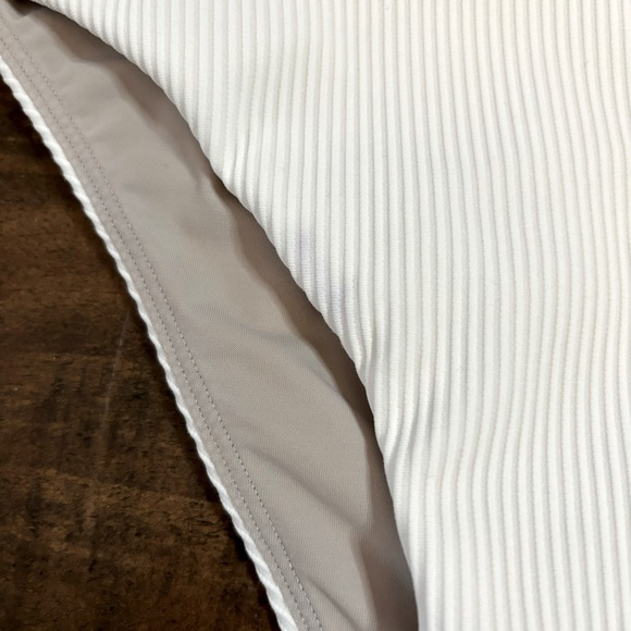 Lululemon 🍋  New Swim Bikini Bottom White Ribbed 8 (M) Swimsuit - Picture 3 of 7